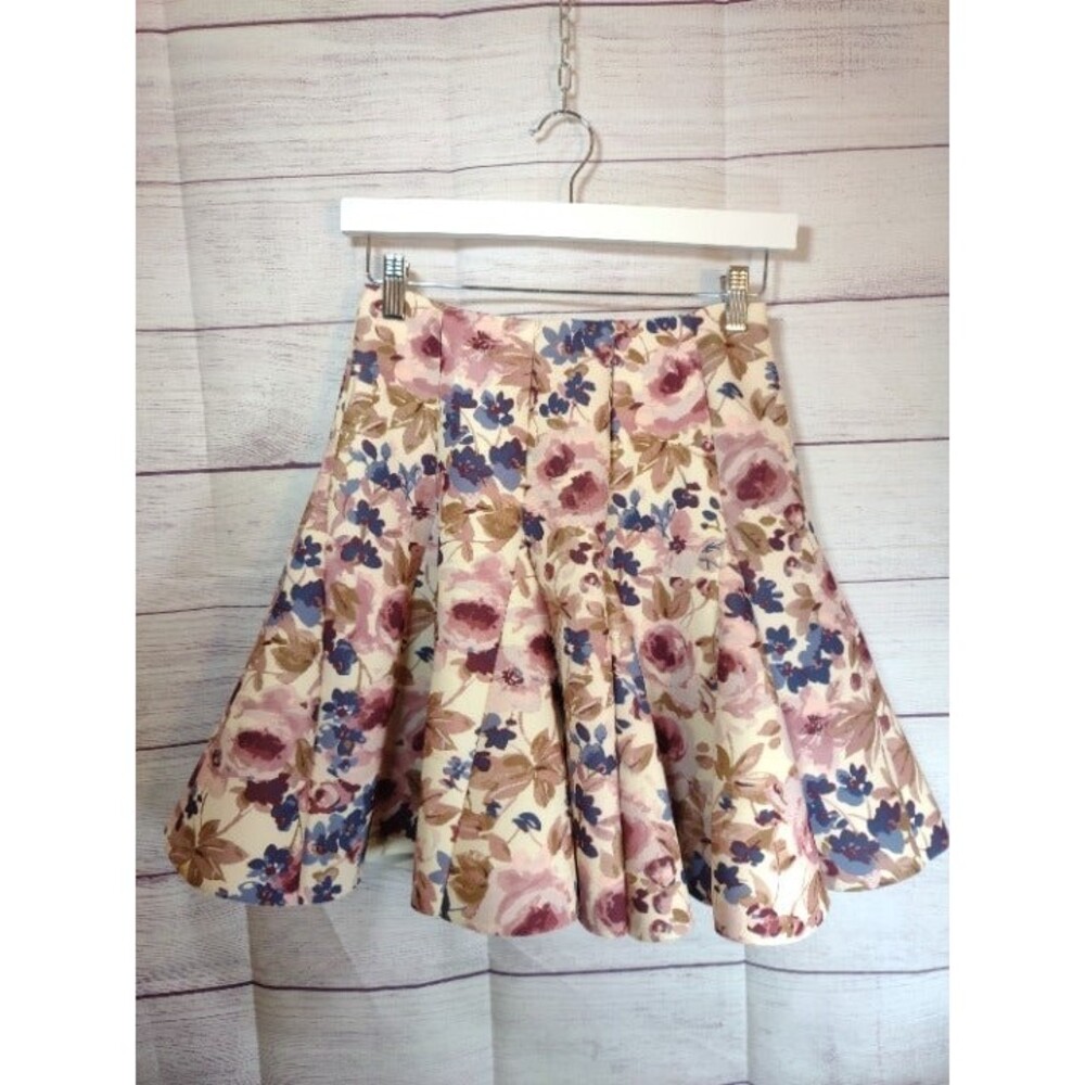 LC Lauren Conrad Runway Cream Floral Skater Style Skirt, Size 2